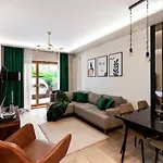 Golden - Luxury 2-bedroom, Mennica Residence&144 Apartamento