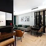 Golden - Luxury 2-bedroom, Mennica Residence&144 Apartamento *