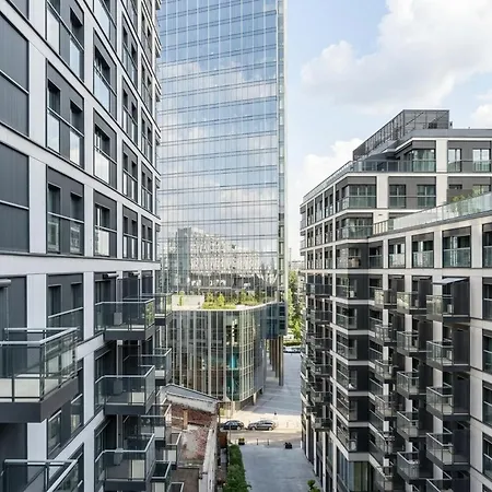 Golden - Luxury 2-bedroom, Mennica Residence&144 شقة