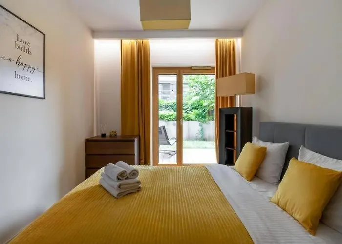 Urban - Luxury 2-bedroom, Mennica Residence&144 Апартаменты Варшава