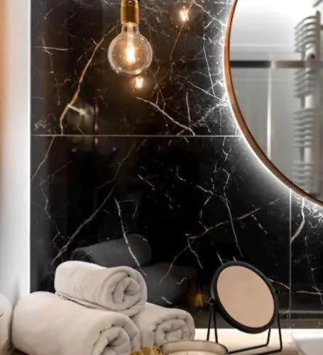 Urban - Luxury 2-bedroom, Mennica Residence&144 Варшава