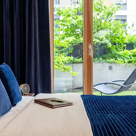 Golden - Luxury 2-bedroom, Mennica Residence&144 Varšava