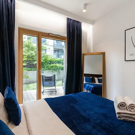 Apartmán Golden - Luxury 2-bedroom, Mennica Residence&144 *