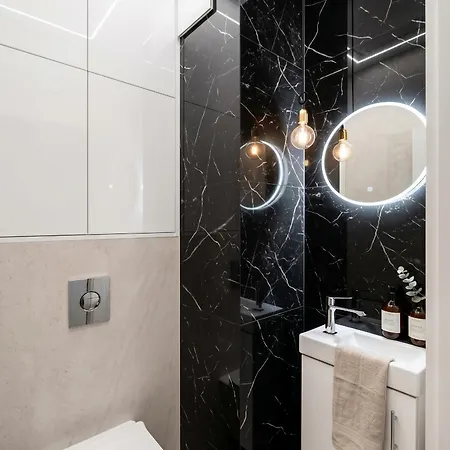 Apartmán Golden - Luxury 2-bedroom, Mennica Residence&144 Varšava