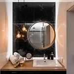 아파트 Golden - Luxury 2-bedroom, Mennica Residence&144 *