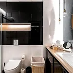 Golden - Luxury 2-bedroom, Mennica Residence&144 * 바르샤바