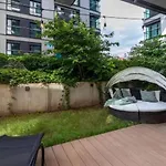 Golden - Luxury 2-bedroom, Mennica Residence&144 아파트