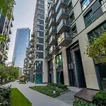 Golden - Luxury 2-bedroom, Mennica Residence&144 * 바르샤바