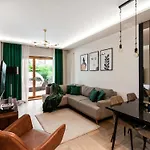 Golden - Luxury 2-bedroom, Mennica Residence&144 * Warsaw