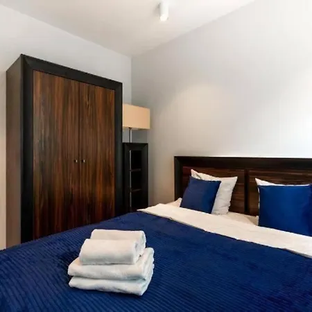 아파트 Golden - Luxury 2-bedroom, Mennica Residence&144 바르샤바