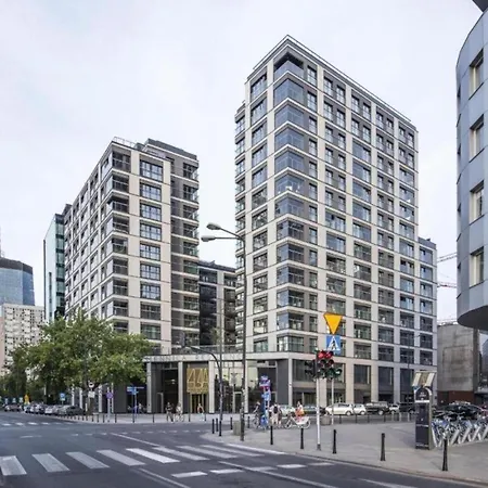 Golden - Luxury 2-bedroom, Mennica Residence&144 * وارسو